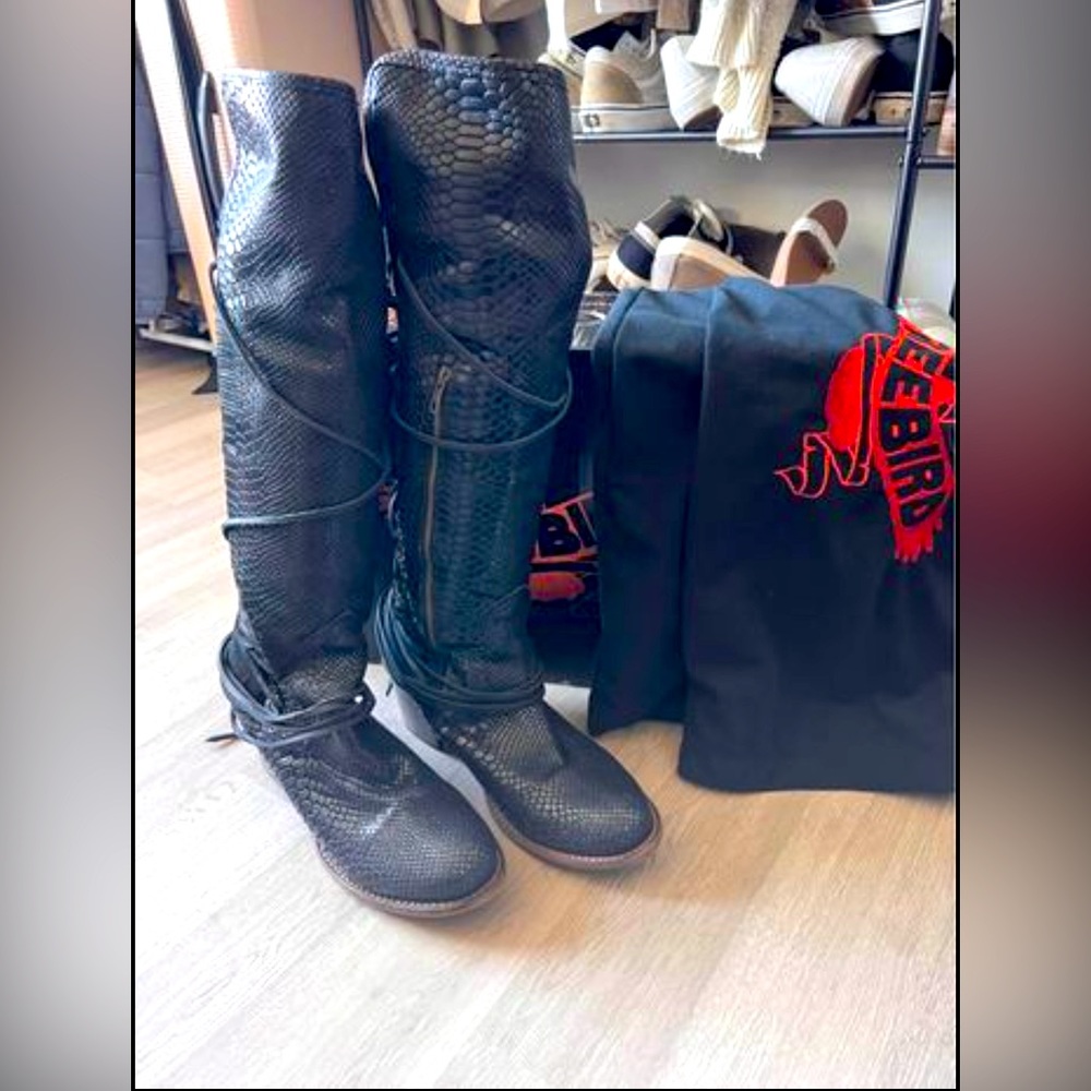 Free Bird Coal boots